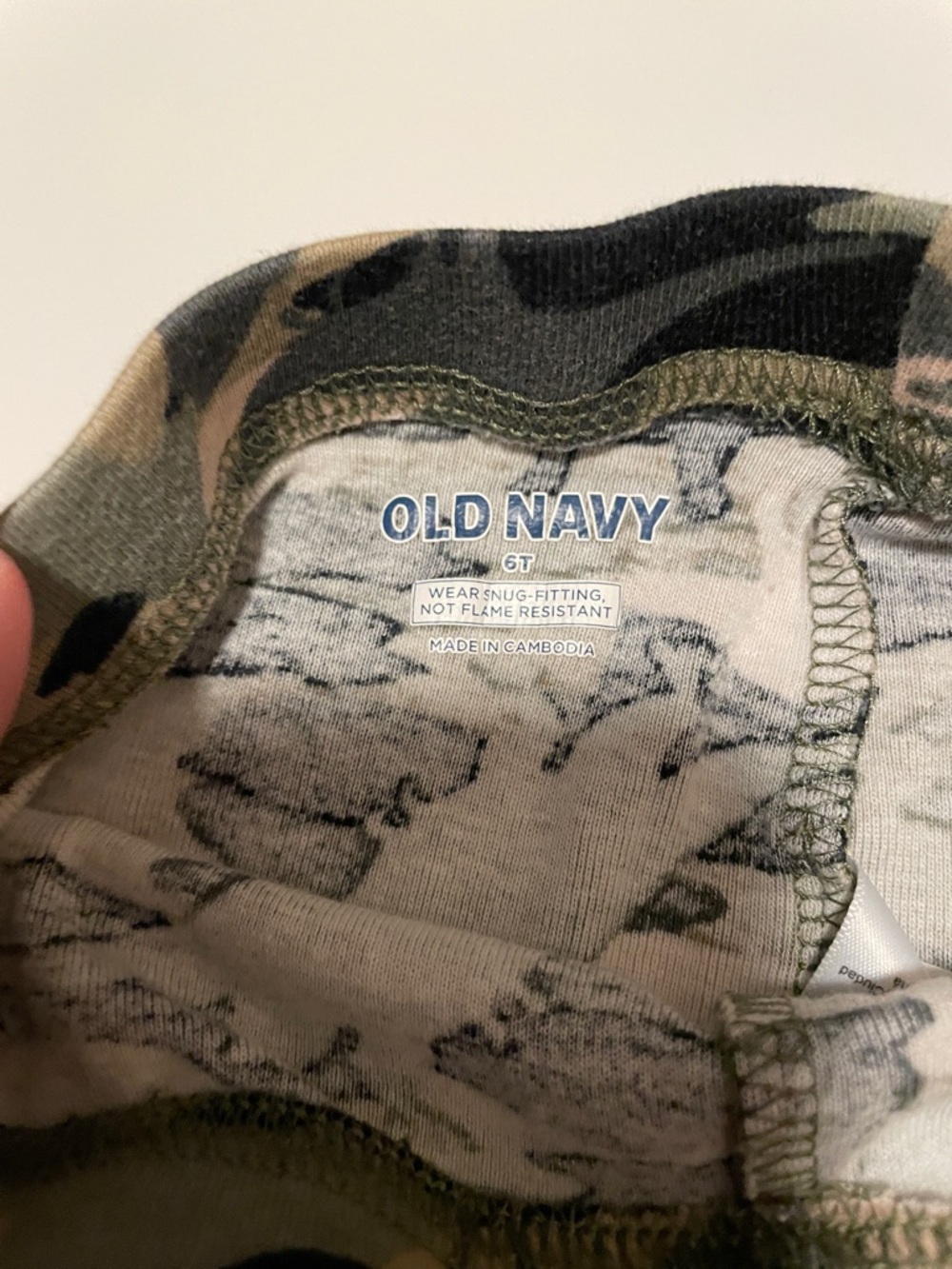 Old Navy Toddler Boy Size 6T Camouflage Dino Short Sleeve & Pant Pajama Set - Picture 6 of 6